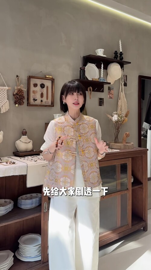 --4K9e4fe38b42717005.mp4